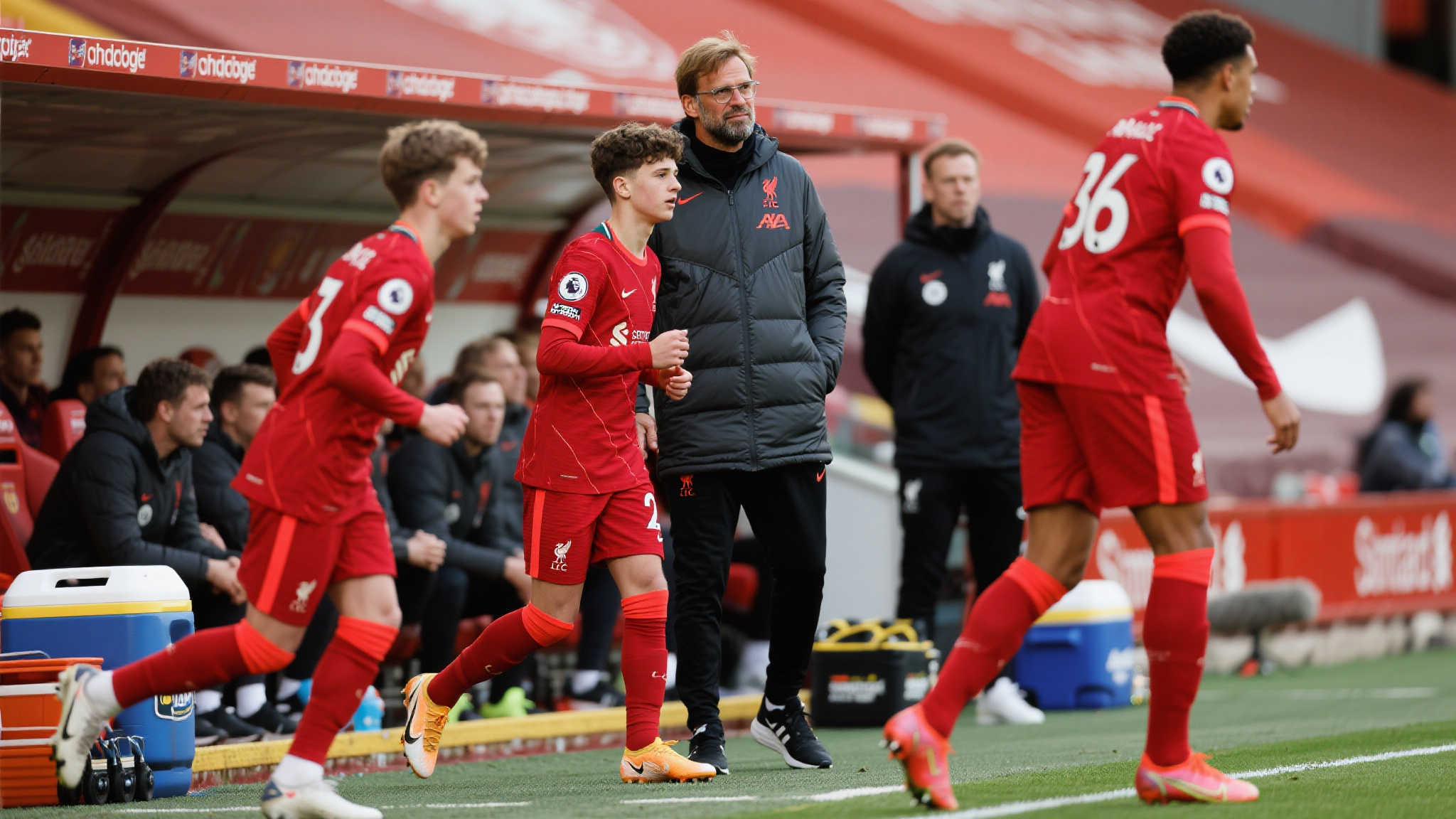 以英超联赛为例，我们可以观察到像利物浦这样的顶级球